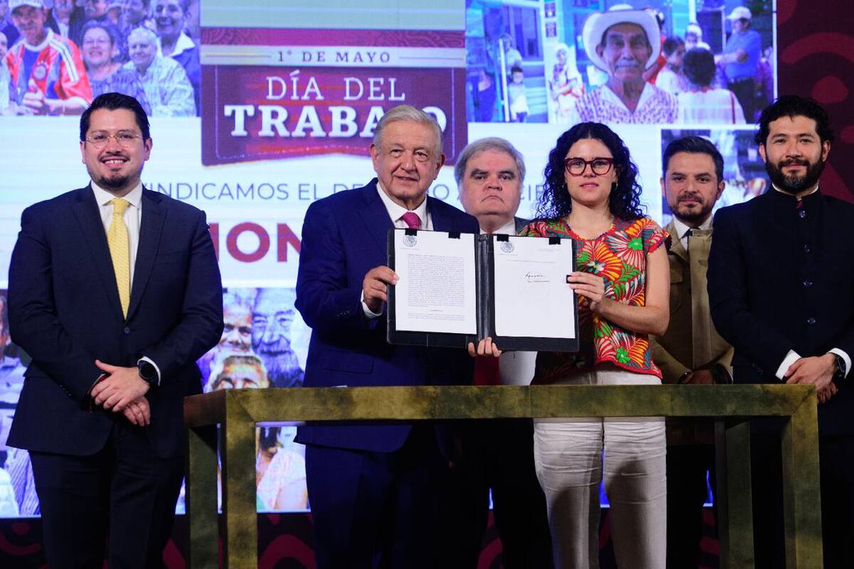 Firma AMLO acuerdo para crear Fondo de Pensiones para el Bienestar