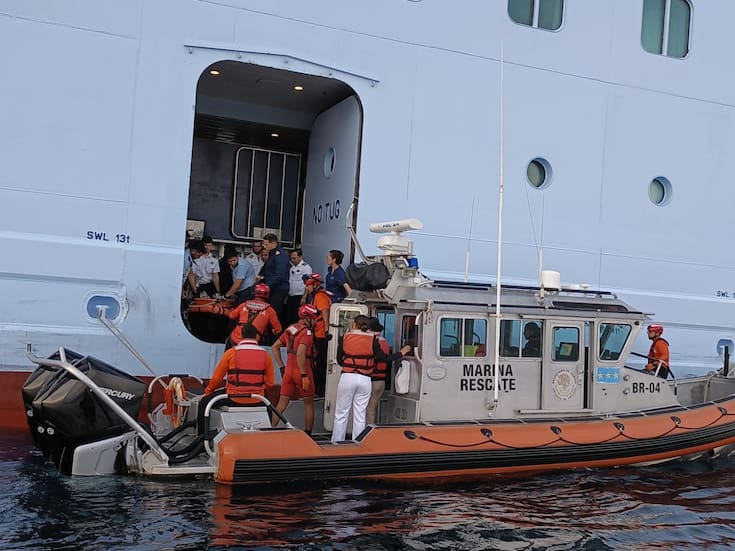 Evacúan a pasajero de crucero por emergencia médica en Ensenada