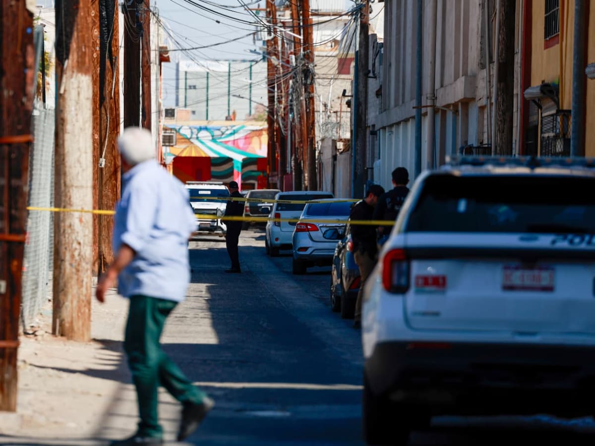 Autoridades realizaron un operativo en la zona tras los hechos y fueron cerrados ambos sentidos del bulevar Adolfo López Mateos, desde la calle Altamirano hasta la avenida Juárez, lo que generó afectaciones a la circulación. Foto: Juan Morales