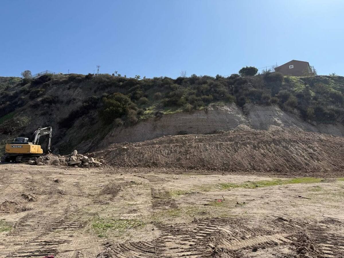El Ayuntamiento solicitó a los responsables de los cortes, presentar los los permisos correspondientes a la obra que realizan en el lugar.