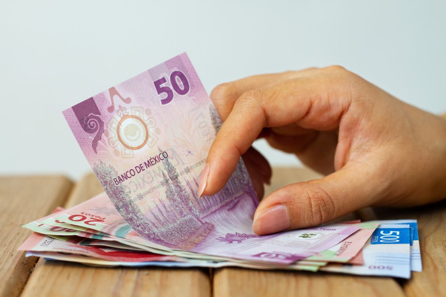 Los ingresos no declarados ante el SAT pueden llevar a sanciones económicas, por considerarse que existe una discrepancia entre lo declarado y lo realmente recibido. | Foto: Freepik