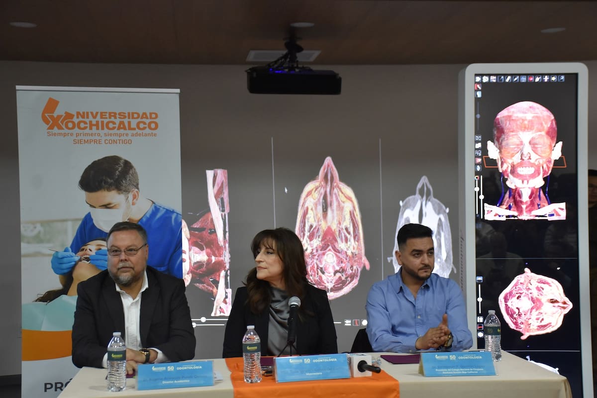 Apertura de la Licenciatura
en Odontología de la Universidad Xochicalco.