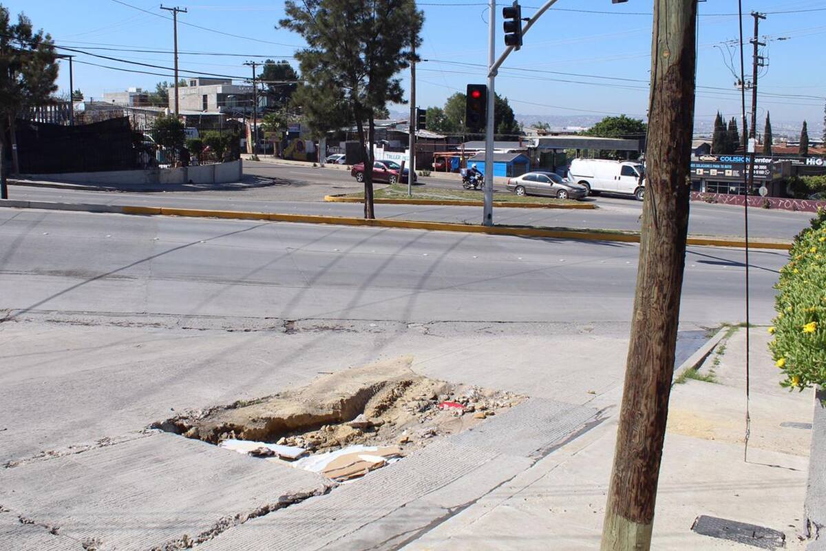 Lluvia agrava socavón en colonia Lomas del Matamoros de Tijuana