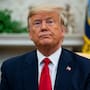Trump ordena a bancos de EEUU revisar más de cerca la ciudadanía de clientes y endurece presión financiera contra migrantes indocumentados