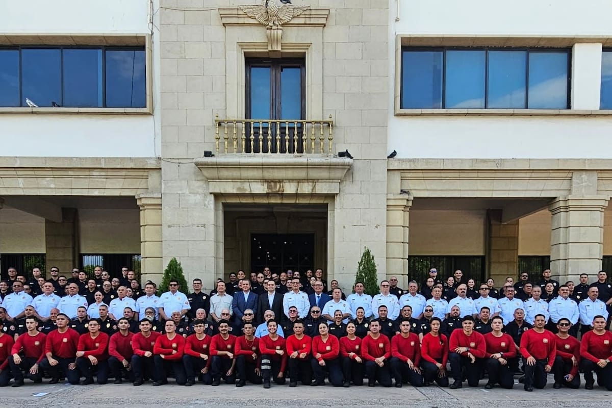 Hermosillo celebra el Día Nacional del Bombero con reconocimientos y ascensos