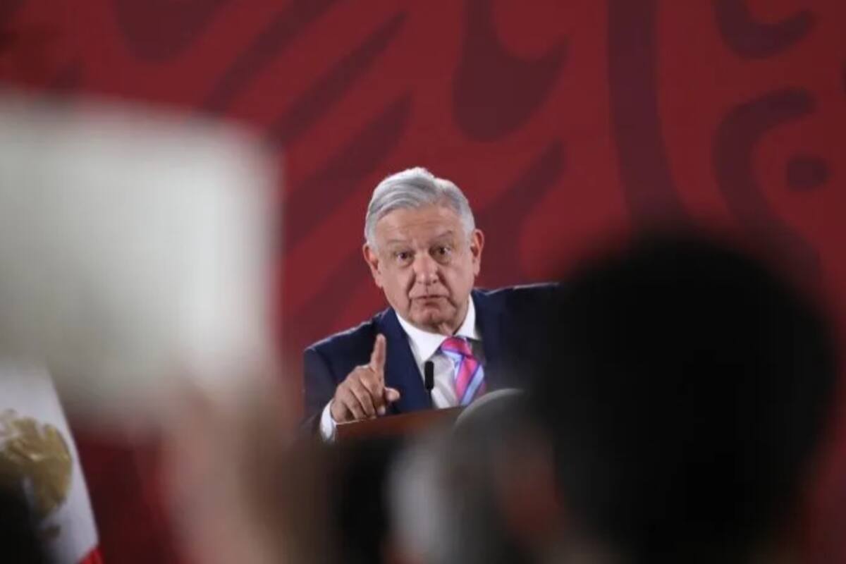 ¿Por qué senadores del PAN piden a AMLO utilizar el avión presidencial?