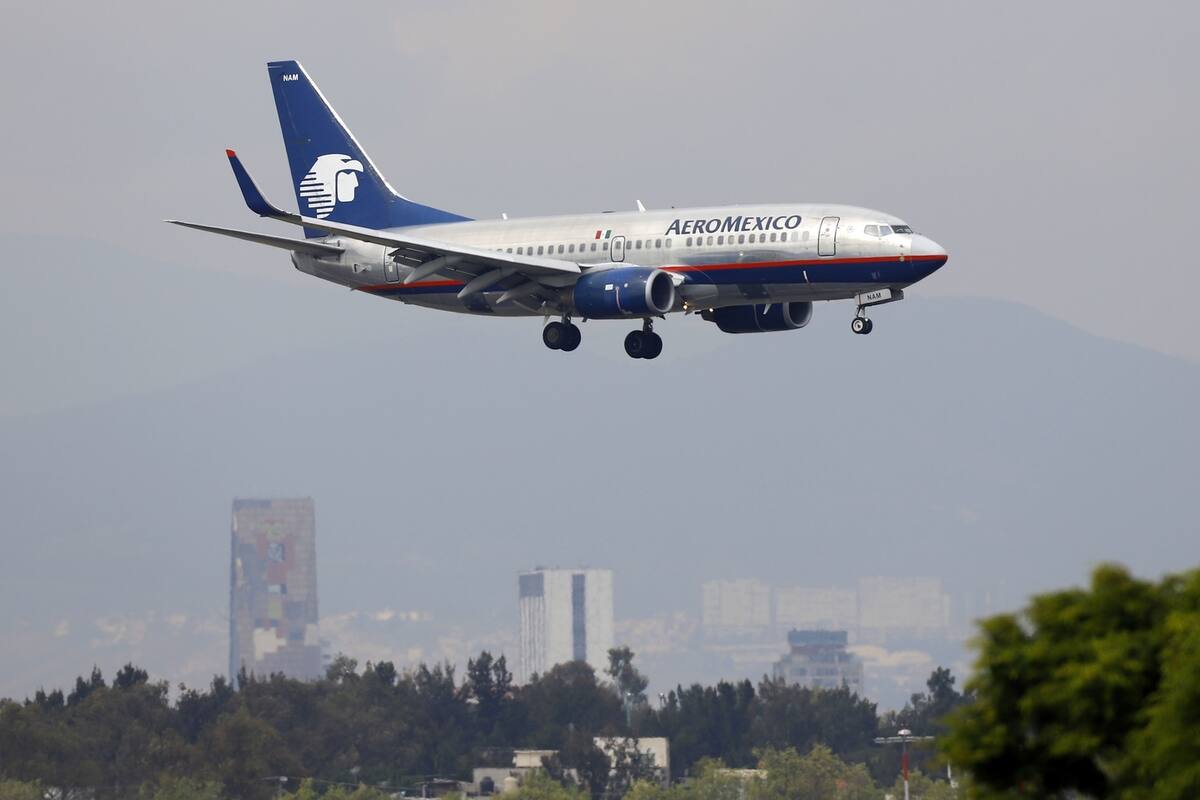 Por coronavirus, Aeroméxico pone 40 aviones en tierra