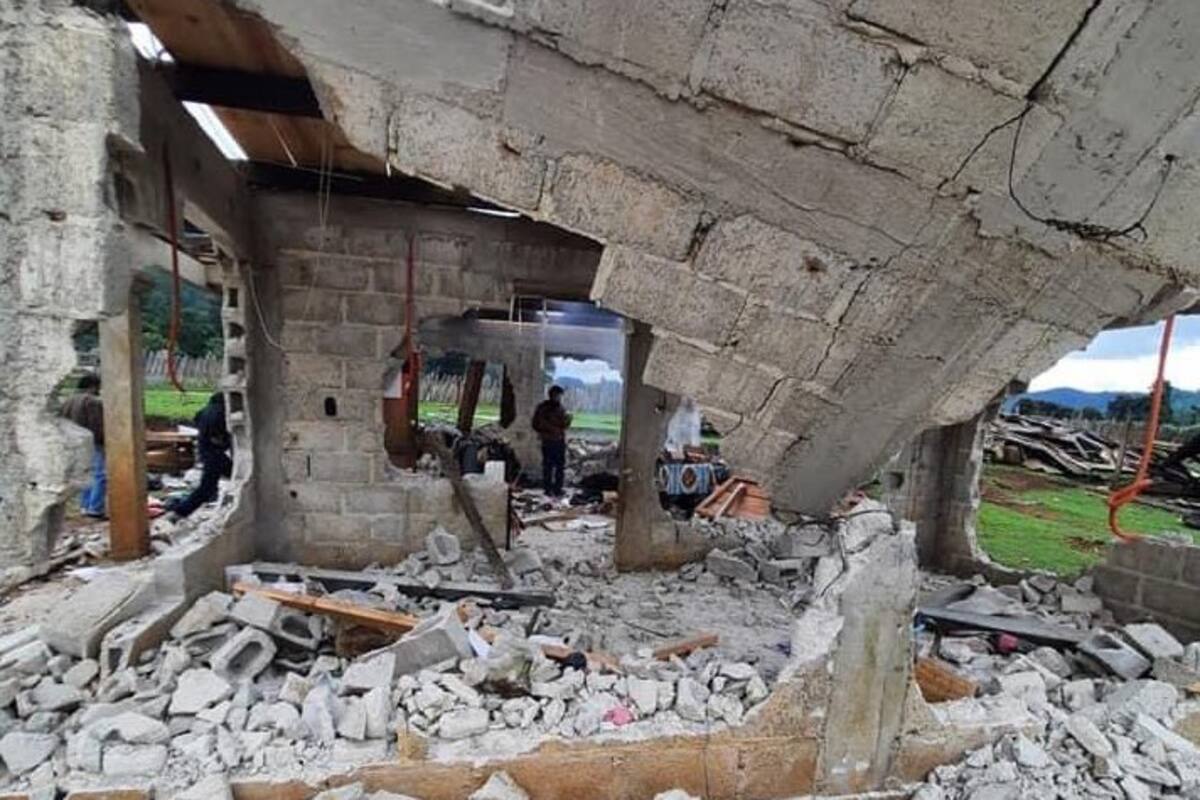 Católicos indígenas queman casas de evangélicos en Chiapas