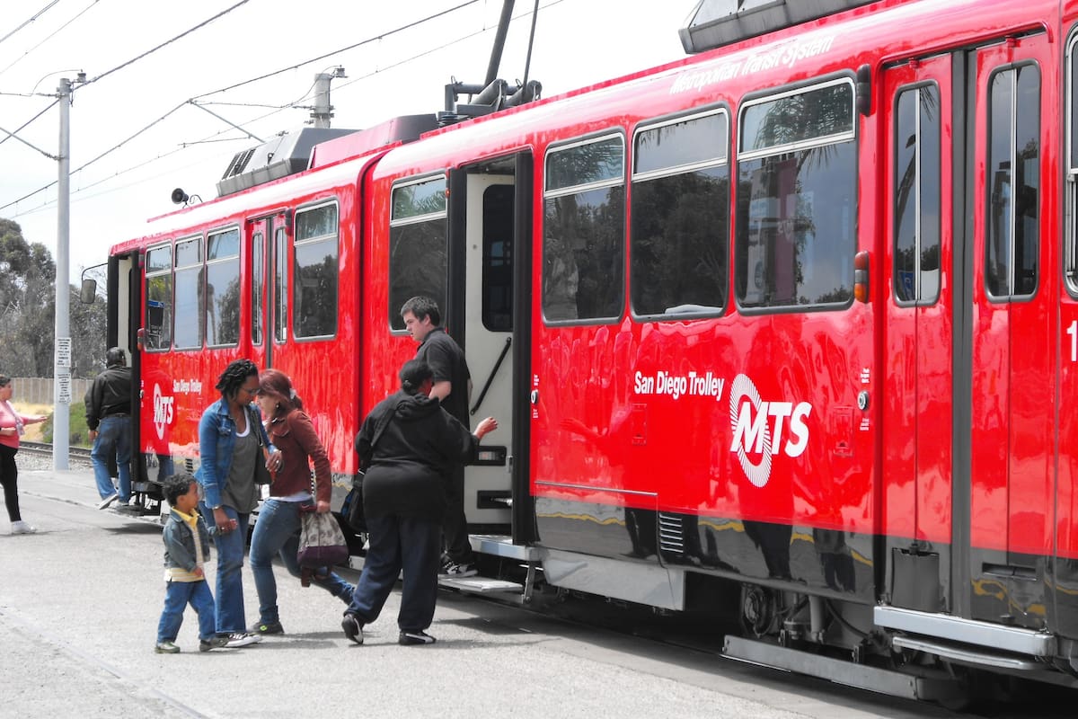 Este 1 de octubre viaja gratis en trolley y autobús en San Diego