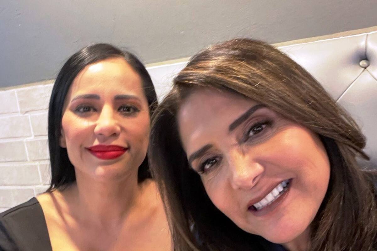 Sandra Cuevas y Alejandra Barrales oficializan su registro en MC para el Senado
