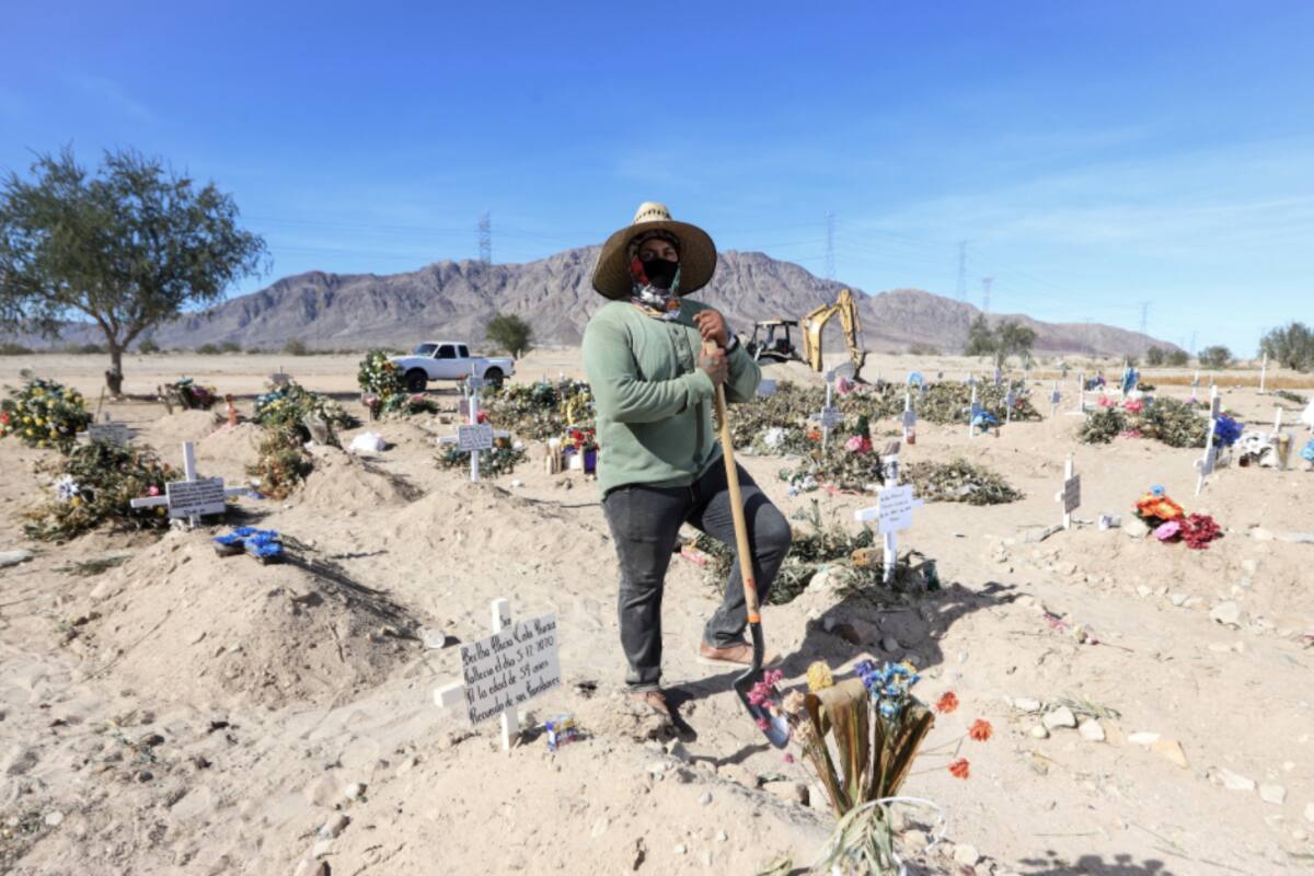 Sepulteros: Los últimos asistentes de la muerte