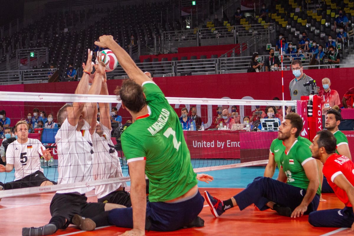 Morteza Mehrzad, el deportista más alto del mundo que compite en Juegos Paralímpicos
