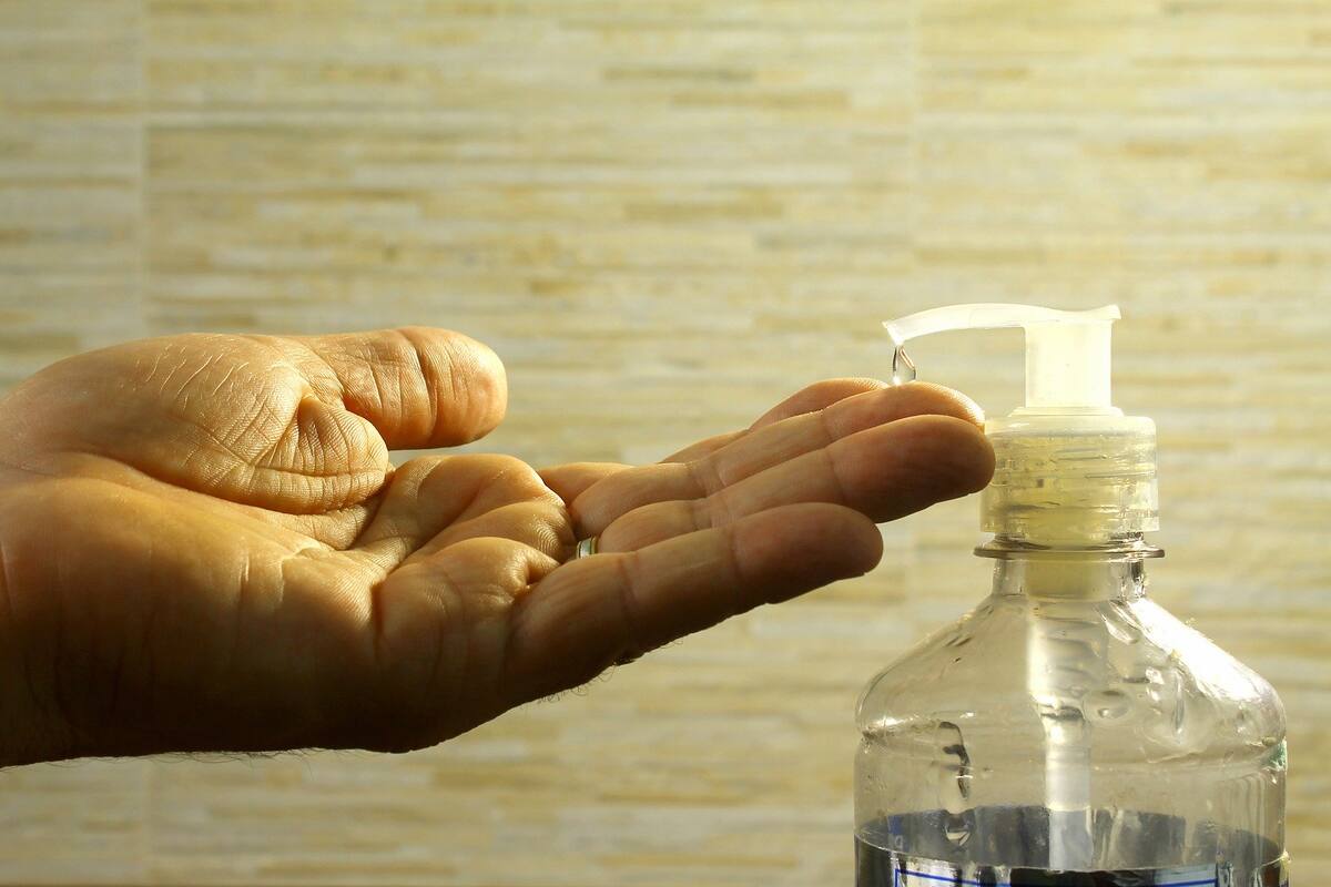 Repartirán despensas y gel antibacterial