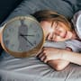 ¿Por qué te despiertas entre las 3 y 4 de la mañana?
