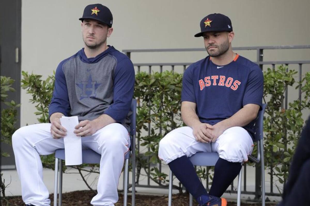 Altuve y Bregman se disculpan por escándalo de señas