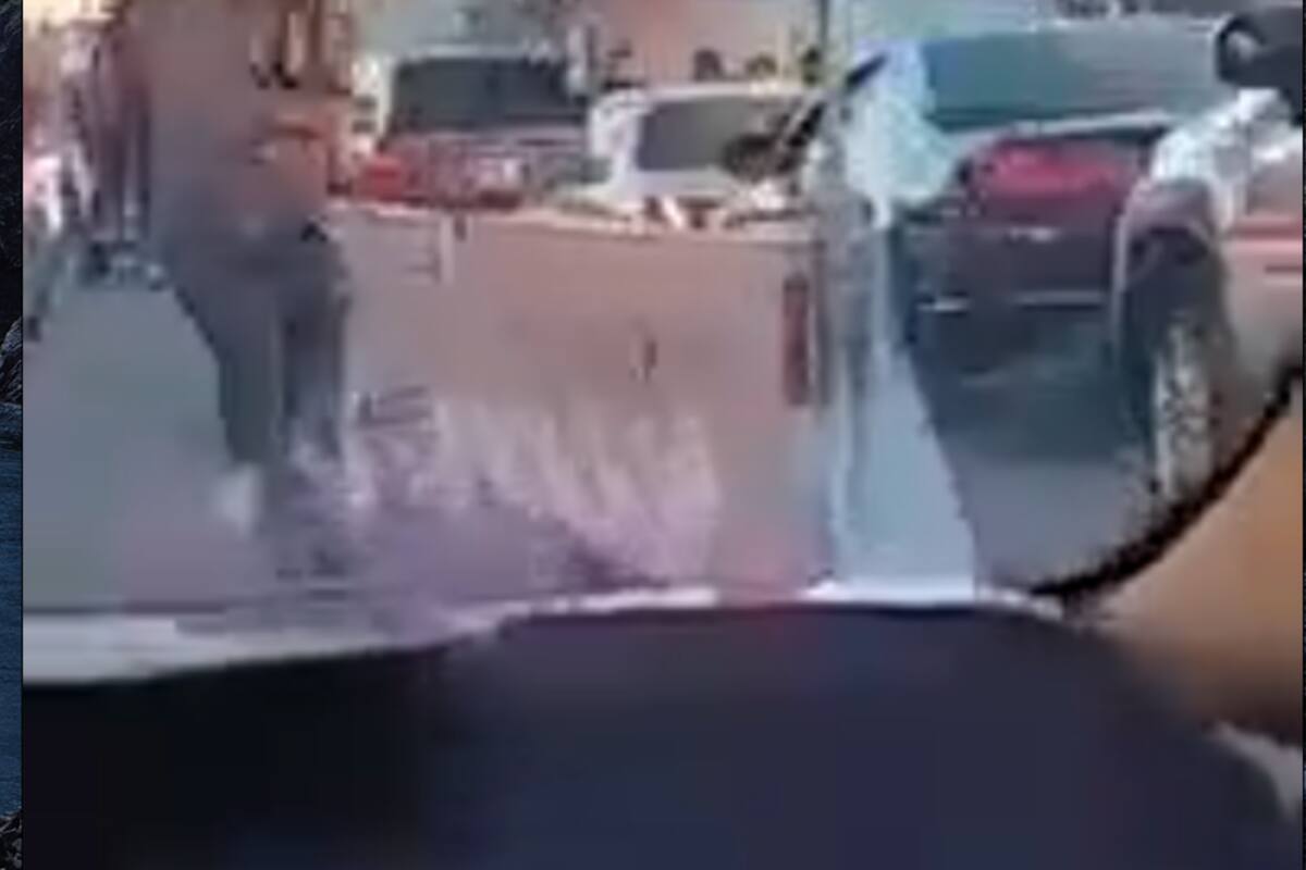 VIDEO: Migrantes cruzan en “bola” por la frontera de San Luis