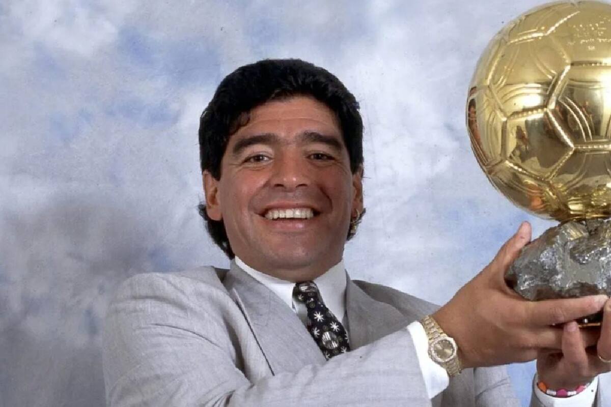¿Cuánto llegará a valer el Balón de Oro de Maradona en subasta?