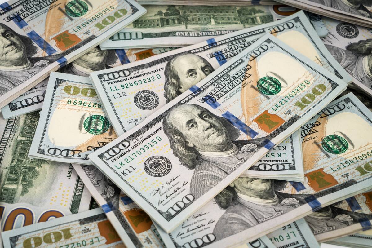 El peso registra ligeras pérdidas frente al dólar y así cotiza el tipo de cambio hoy martes 24 de diciembre de 2024