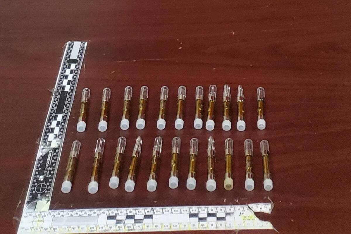 Detiene GESI a tres con droga