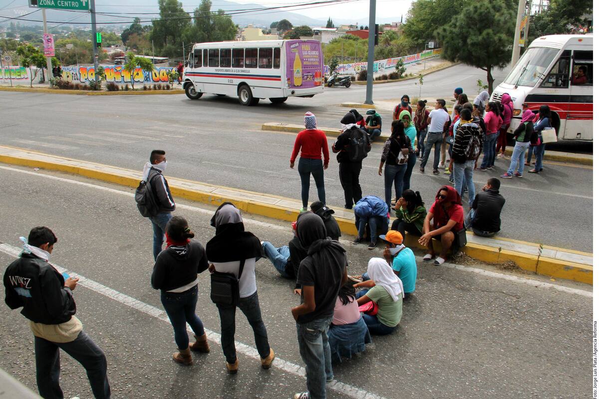 Normalistas de Chiapas son detenidos por Policía Federal