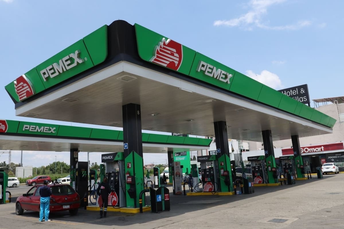 La SHCP aumenta el estímulo fiscal al IEPS para las gasolinas Magna y Premium hasta el 22 de mayo de 2026, reduciendo los impuestos por litro que pagarán los automovilistas