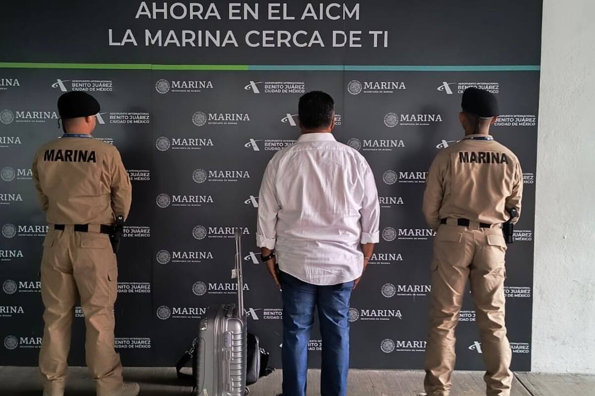 Detienen a pasajero en el Aeropuerto de la CDMX que intentó viajar con 40 cartuchos