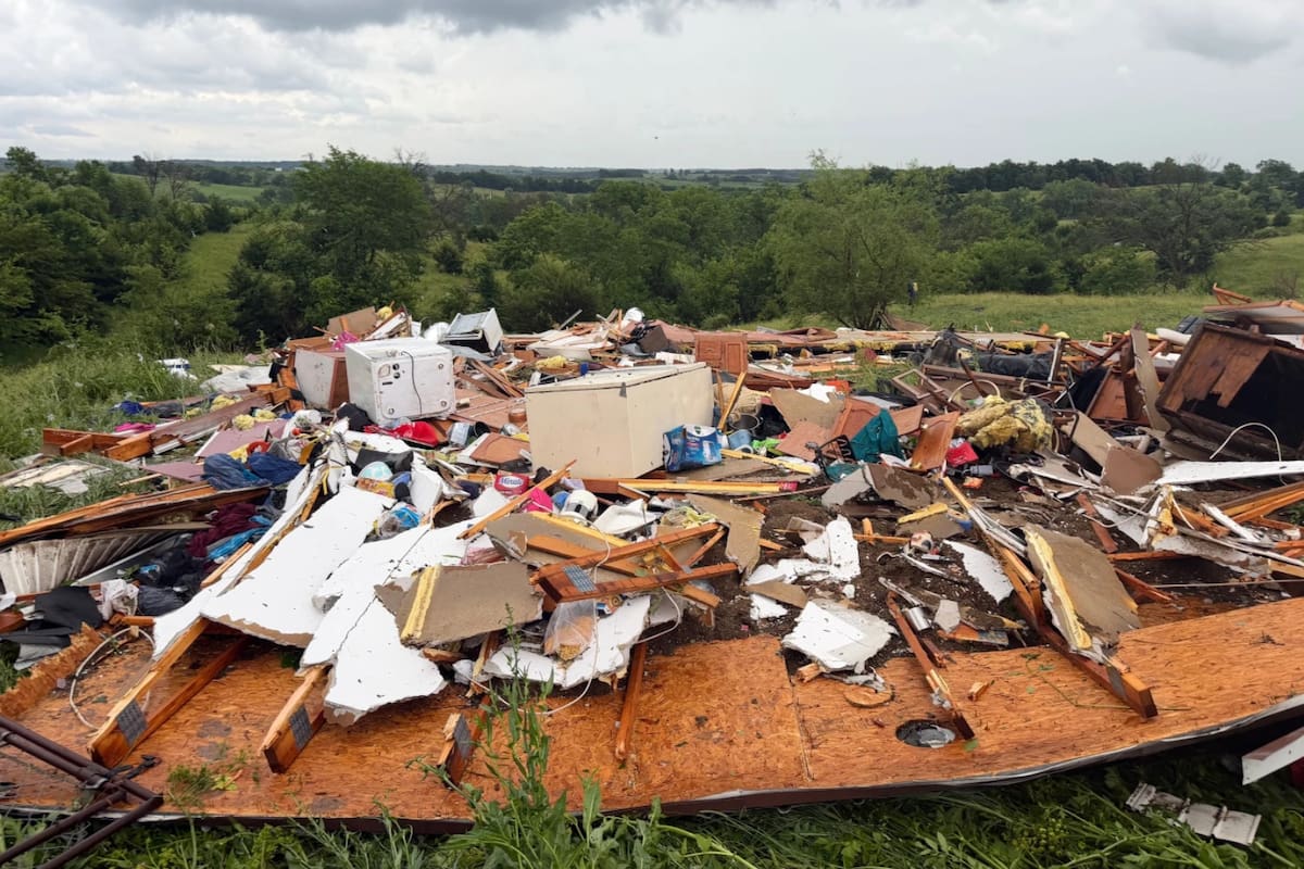 Fuertes tormentas azotan el centro-norte de Estados Unidos y dejan una persona muerta mientras se confirman tornados en varias comunidades