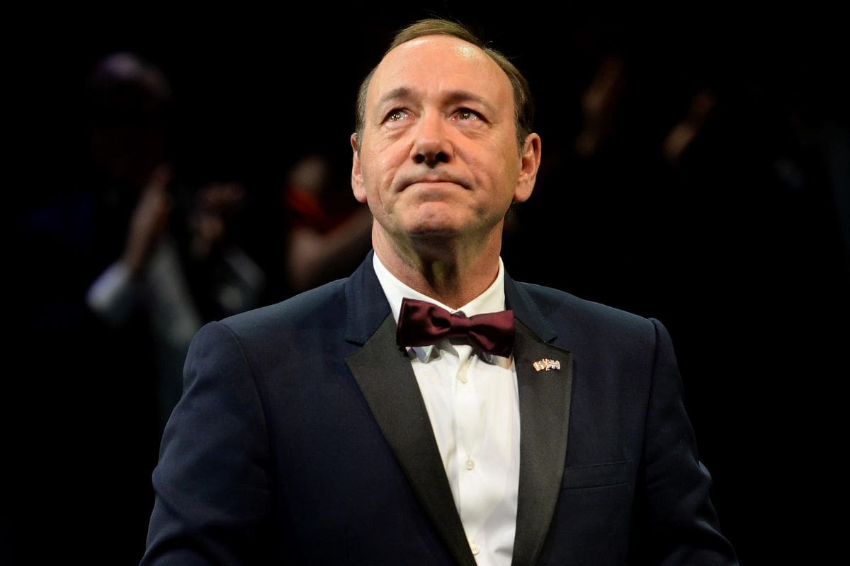Kevin Spacey asegura estar “sin hogar” por los costos legales del escándalo de agresión sexual
