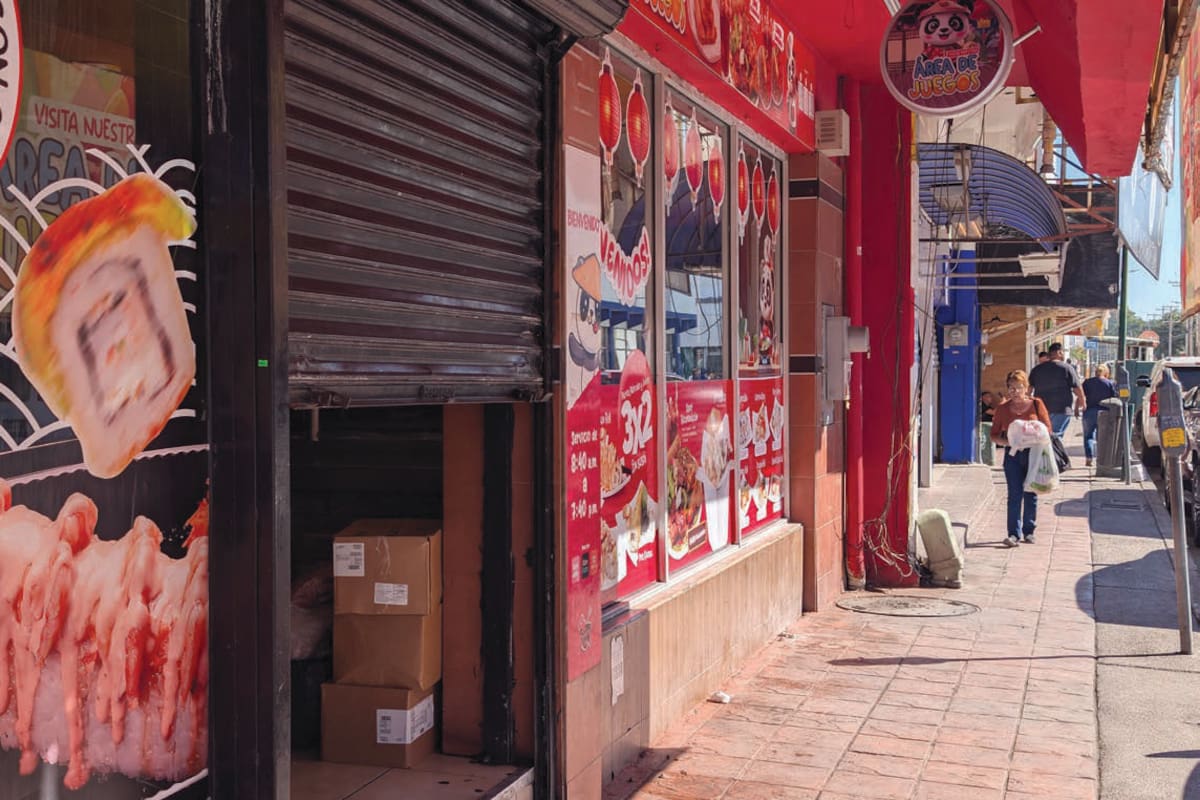 Peritos eléctricos inspeccionan más de 20 comercios en la zona del incendio de Waldo’s en el Centro de Hermosillo