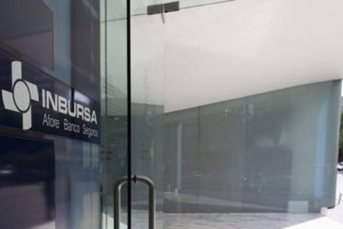 Inbursa cierra sucursales, bajan empleados y clientes