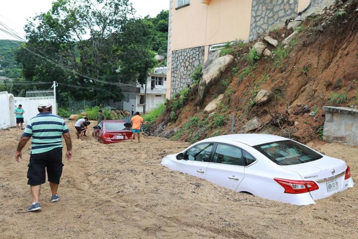 Cambian a Alertas Azul y Verde para Sonora por Tormenta Tropical "Genevieve"