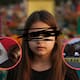 Niña de 3 años murió, según su madre, “por atragantarse con sus flemas” pero su cuerpo fue cremado sin autopsia; su hermana reveló golpes y posible abuso sexual por parte del padrastro; padre de las niñas exige justicia
