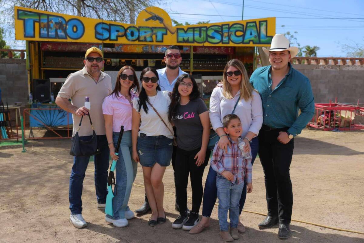 Con música, deliciosa comida, juegos mecánicos, torneos deportivos entre más actividades, así dieron inicio las Fiestas del Seminario de Hermosillo.