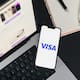 Visa inicia pruebas de pagos con inteligencia artificial, que permitirán que haga compras por ti y plantea nuevos retos de seguridad, consentimiento y control en el comercio digital