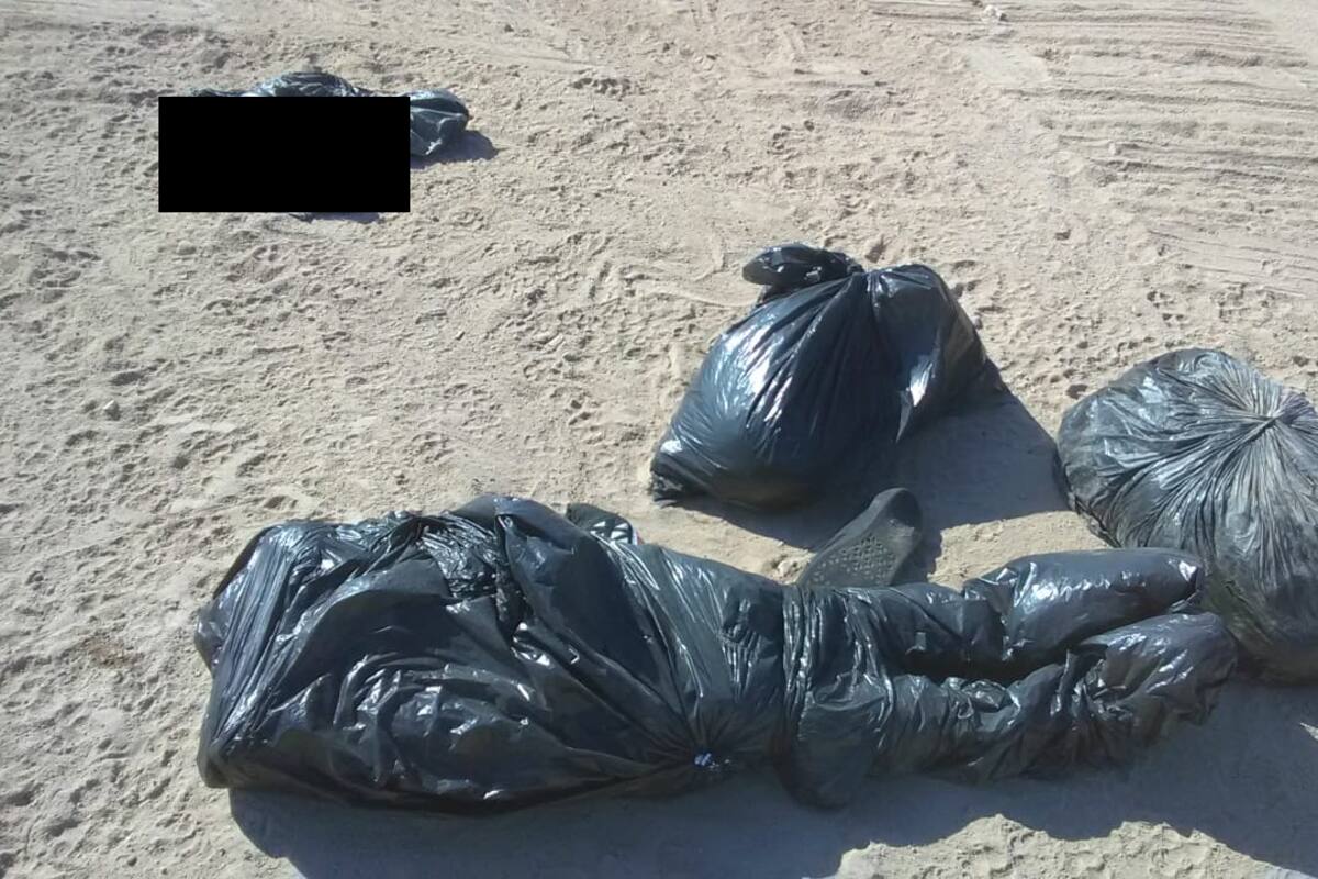 Dejan restos humanos en bolsas negras cerca de la carretera a Tijuana
