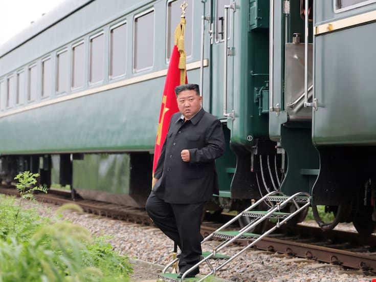 Los gobiernos de China y Corea del Norte reanudaron el servicio internacional de trenes de pasajeros entre Beijing y Pyongyang tras seis años suspendido desde la pandemia de COVID-19, con cuatro frecuencias semanales y prioridad inicial para estudiantes y trabajadores