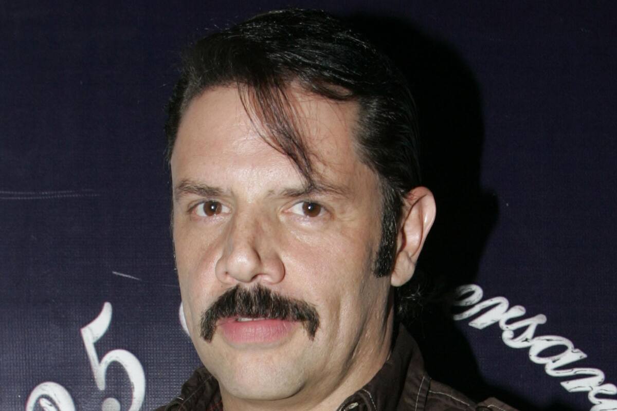 Héctor Parra da clases de teatro en la cárcel