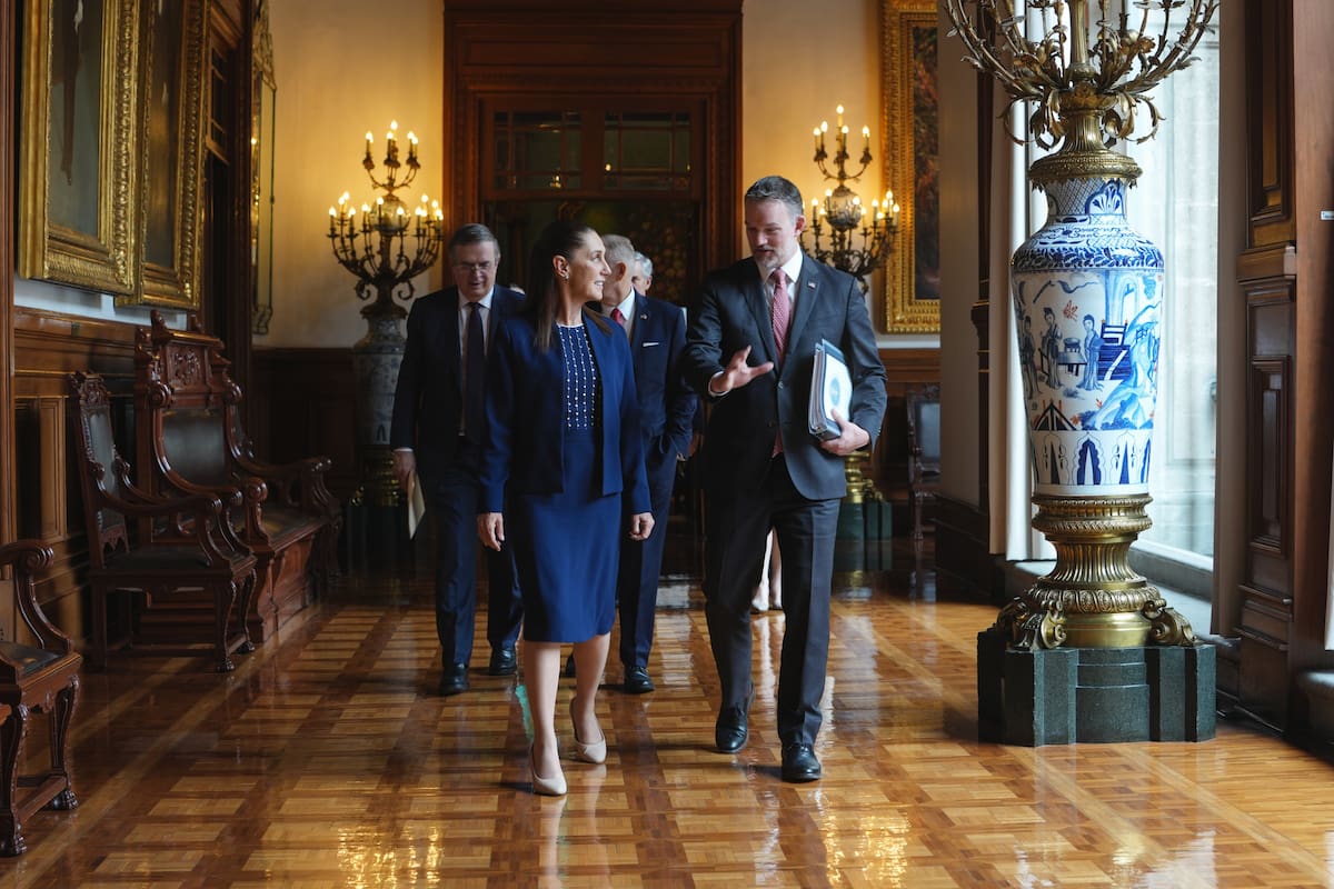 Sheinbaum reporta avances en la revisión del T-MEC tras reunirse con Jamieson Greer. | Foto vía X: Claudiashein