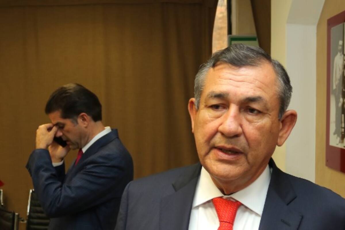Comparece secretario ante diputados locales