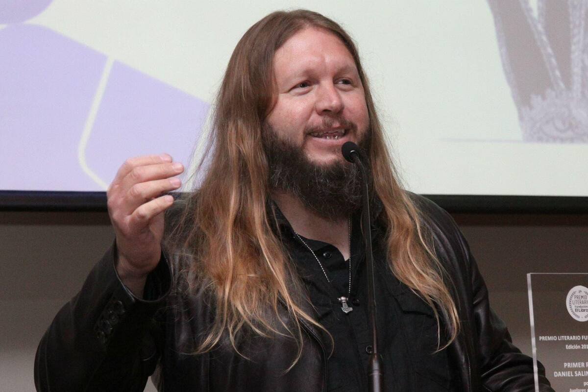 El escritor Daniel Salinas Basave gana certamen literario en España