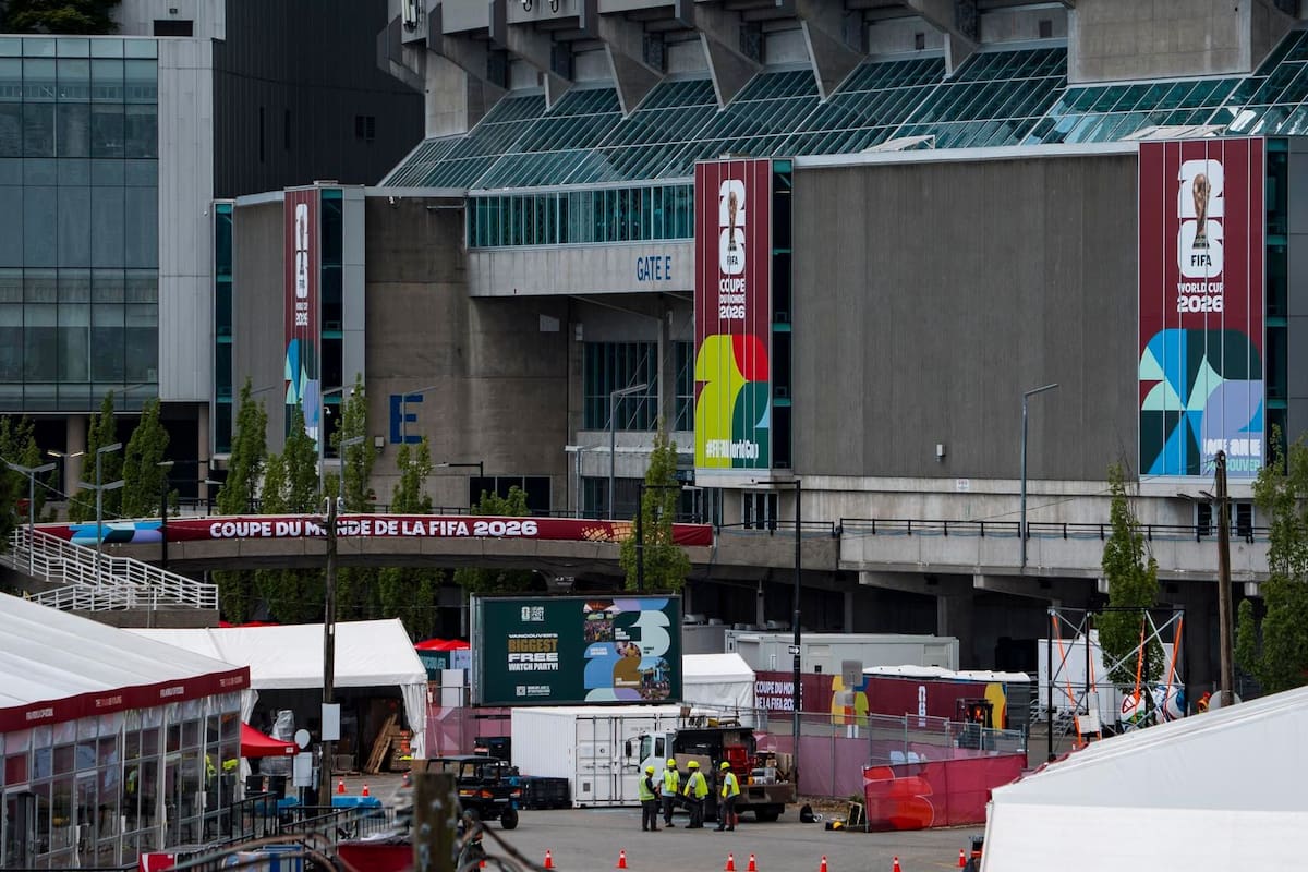 El fenómeno comercial del Mundial 2026 divide la economía de Vancouver entre el éxito de los souvenirs asequibles y el cierre temporal de comercios tradicionales por problemas de acceso