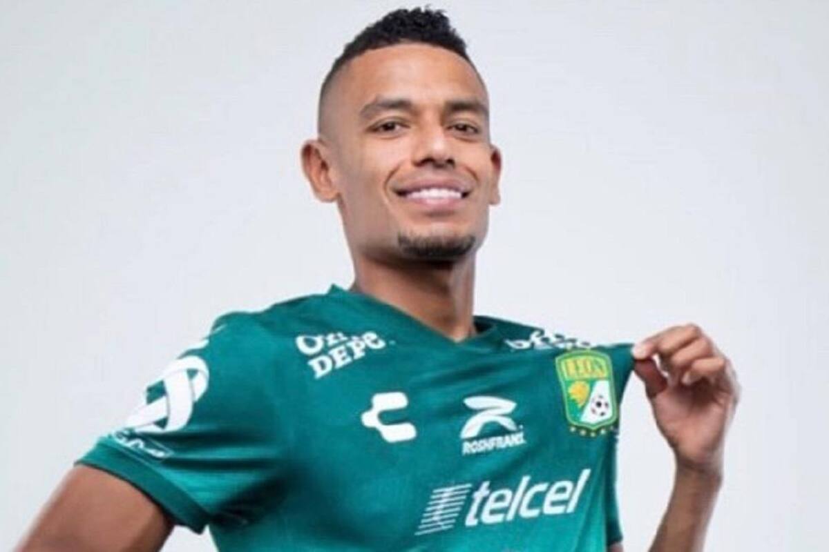 Narrador de Televisa en polémica racista por decir que a William Tesillo "no se le ven los moretones"