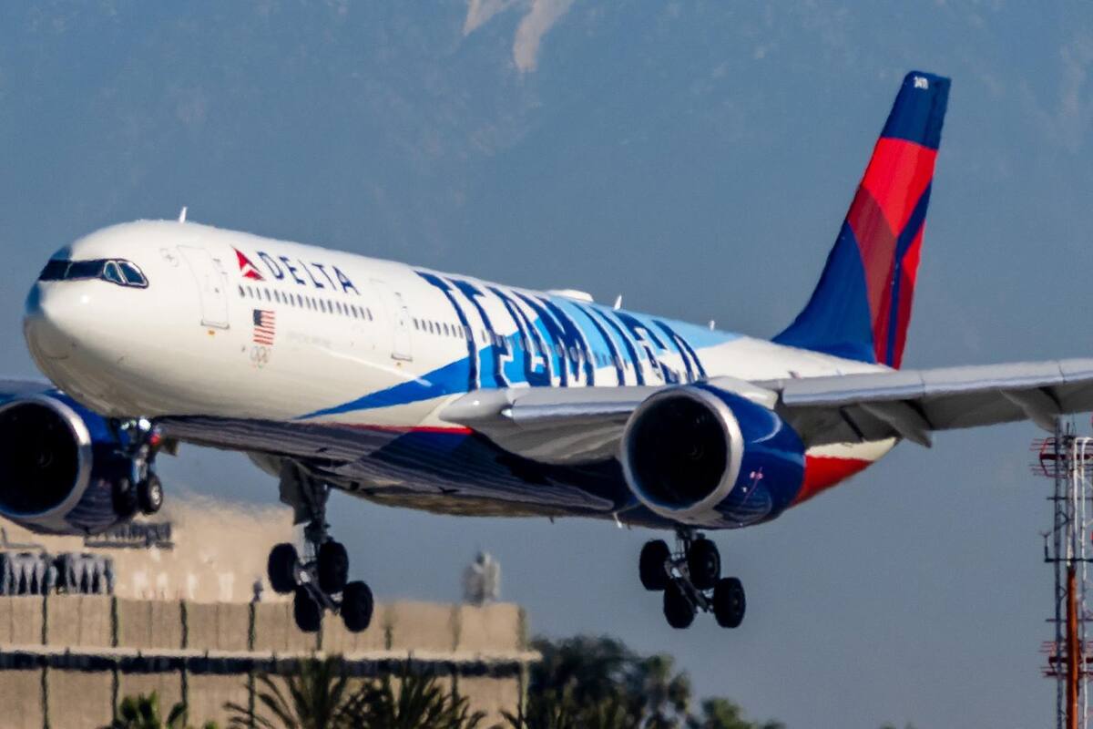 Aerolínea ofrece 10 mil dólares a pasajeros por ceder asiento en vuelo sobrevendido