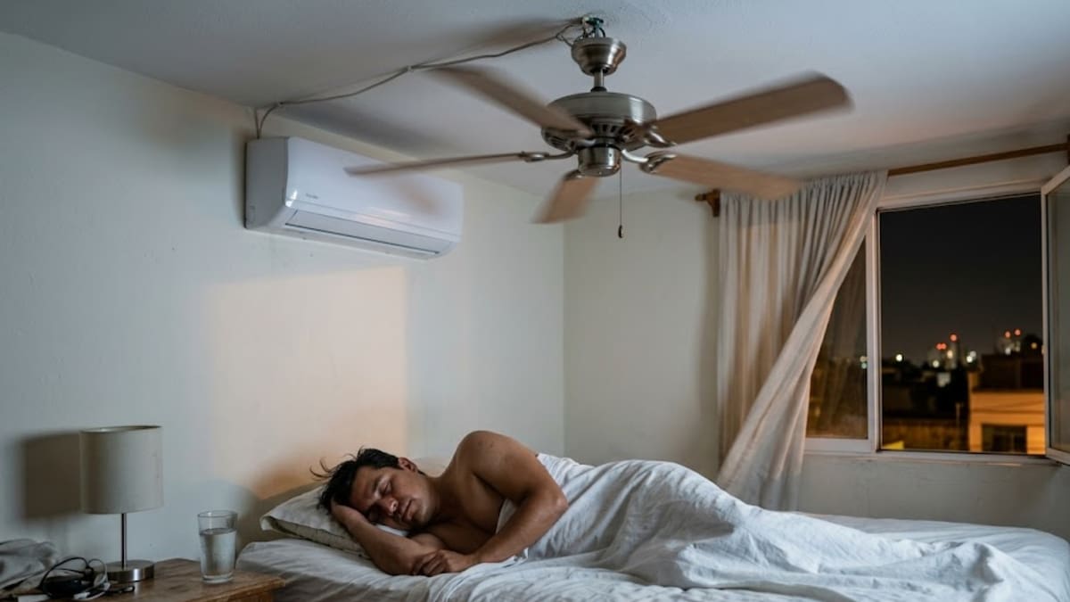 El ventilador puede ayudar a dormir durante una noche calurosa con un consumo mucho menor que el aire acondicionado.