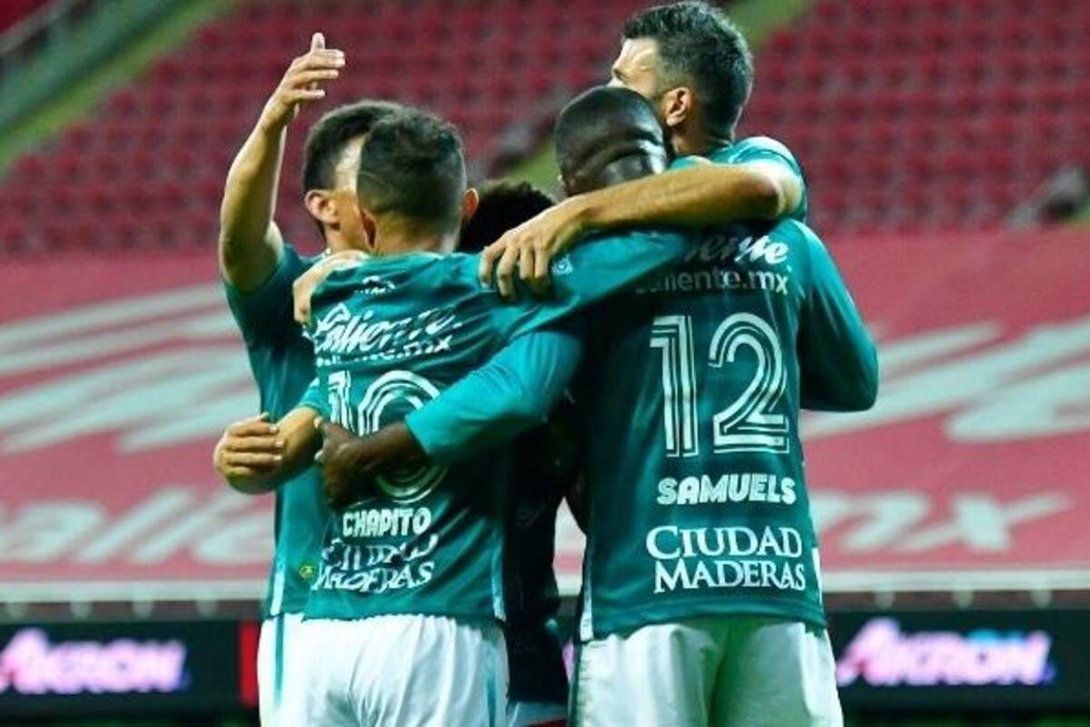 Chivas y León empatan en juego de ida de la semifinal