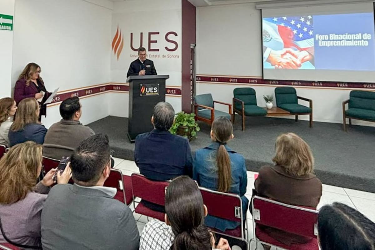 Empresarios y académicos analizan retos binacionales en foro celebrado en la UES San Luis