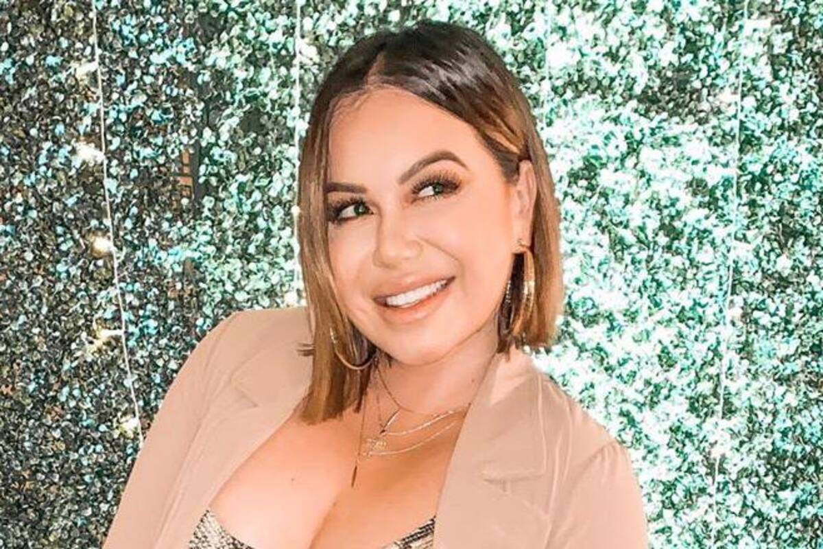 Chiquis Rivera se une al “Pillow Challenge” y por poco enseña todo