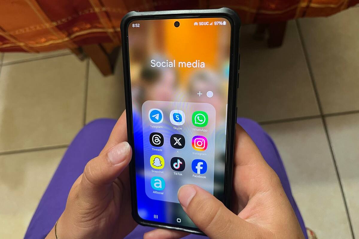 Nueva York contempla ley para restringir el algoritmo de las redes para menores