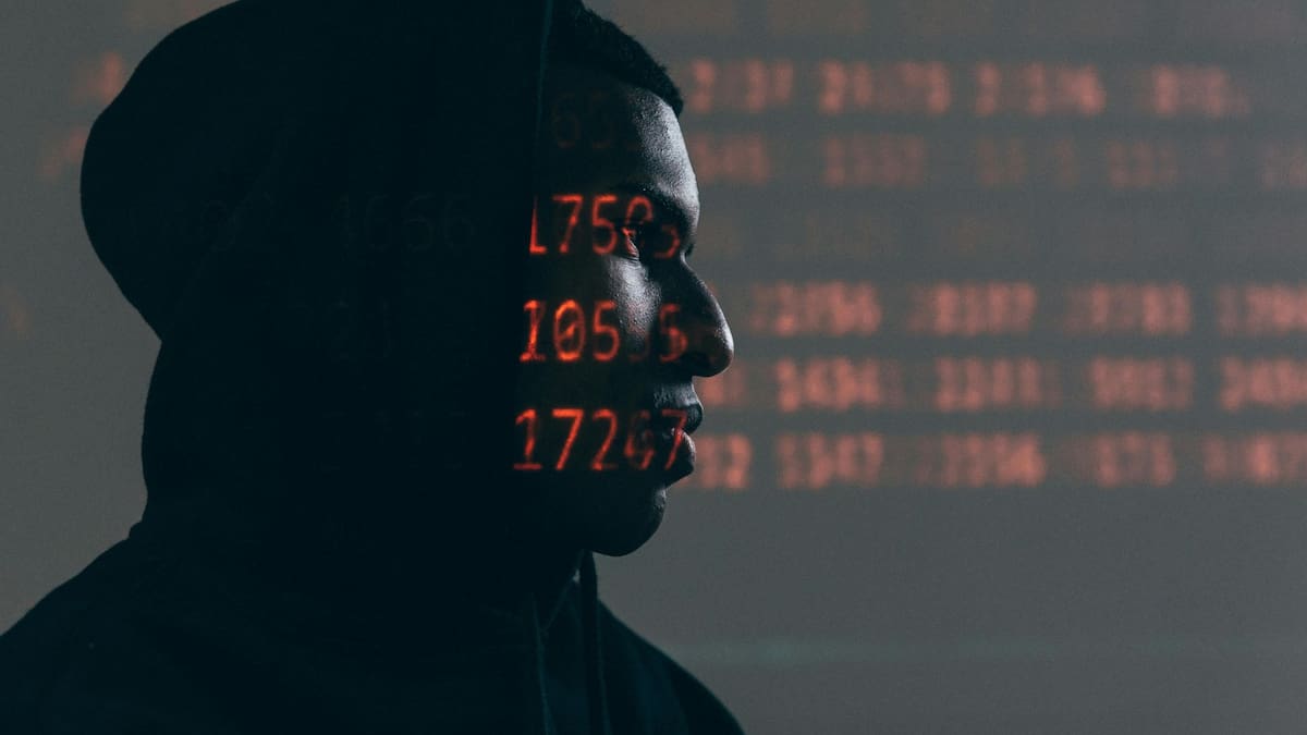 Filtraciones masivas en el SAT e IMSS exponen datos personales de 36 millones de mexicanos tras ataques del grupo “Chronus”, elevando el riesgo de fraude fiscal y suplantación de identidad por el uso de inteligencia artificial