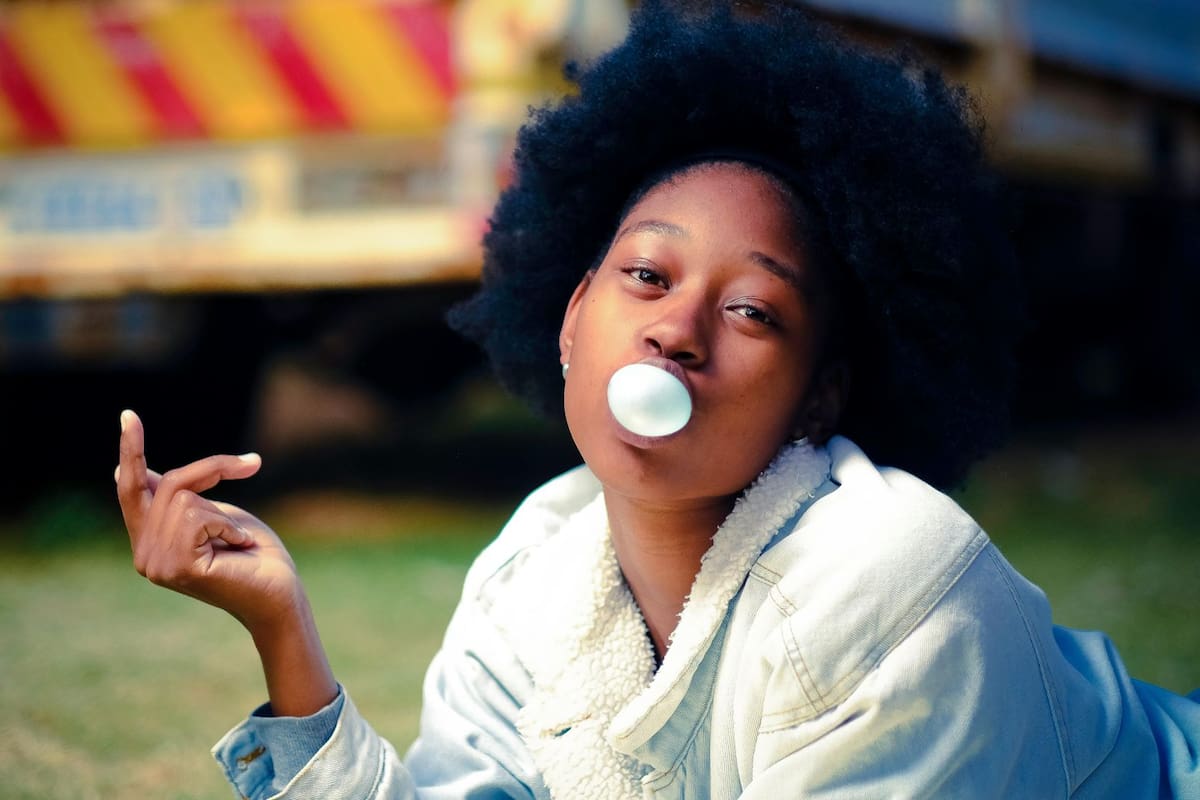 ¿Qué pasa si mascas chicle todo el día?